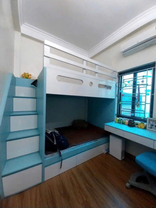 ÁN GẤP: NHÀ 3 TẦNG SIÊU ĐẸP Ô TÔ ĐỖ CỬA phố Lê ThánhTông,DT=35.7M2, MT=3.5m GIÁ CHỈ NHỈNH 3.tỷ ,