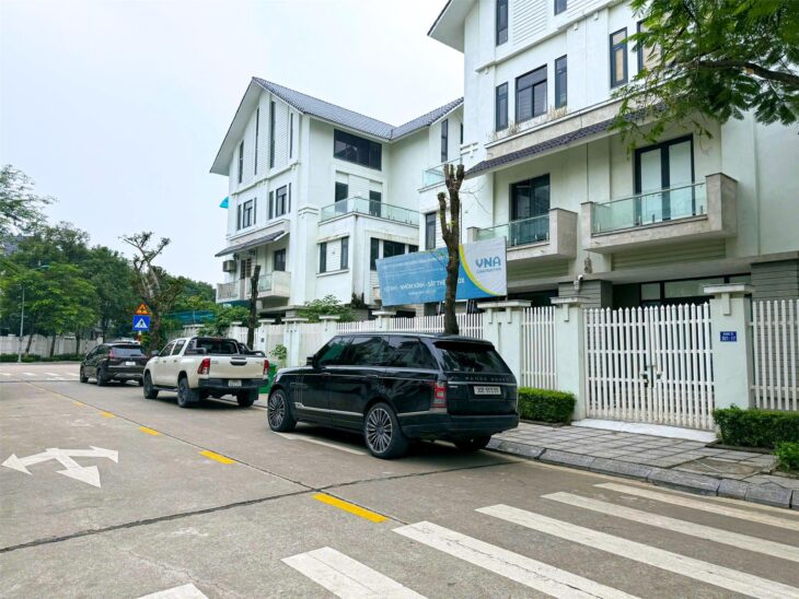 (Hàng góc – giá rẻ) bán nhanh căn góc 152m2, cạnh 8 tòa chung cư, sẵn sổ đỏ, dòng tiền ~ 200tr/năm