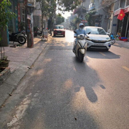 BÁN ĐẤT TẶNG NHÀ CẤP 4 TẠI PHỐ PHAN BÁ VÀNH, DT=100m2,MT=5,M, GIÁ 7TỶ