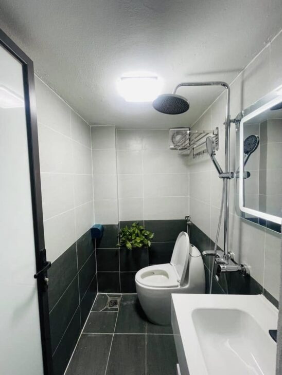 Cực Vip Mỹ Đình,Lô góc, Oto tránh, diện tích 50m2, mặt tiền 4m. Full nội thất mới .