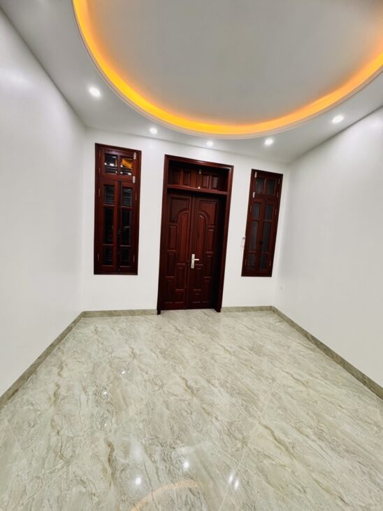 NGUYỄN KHÁNH TOÀN NHÀ MỚI 42M2 x 6T THANG MÁY, Ô TÔ 10M CHỈ 10 TỶ 9