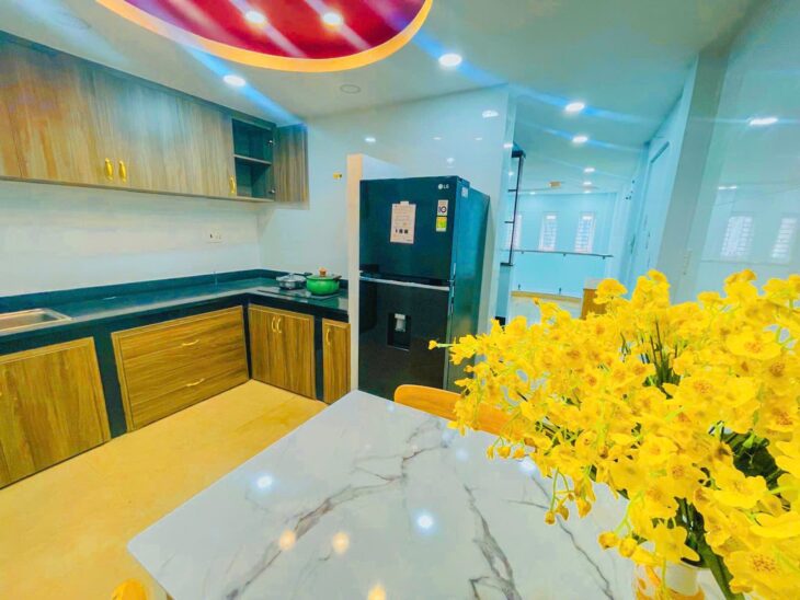 Bán nhà Hoàng Hoa Thám – HXH 7c – DTsd 205m2 – 360 Triệu/Y