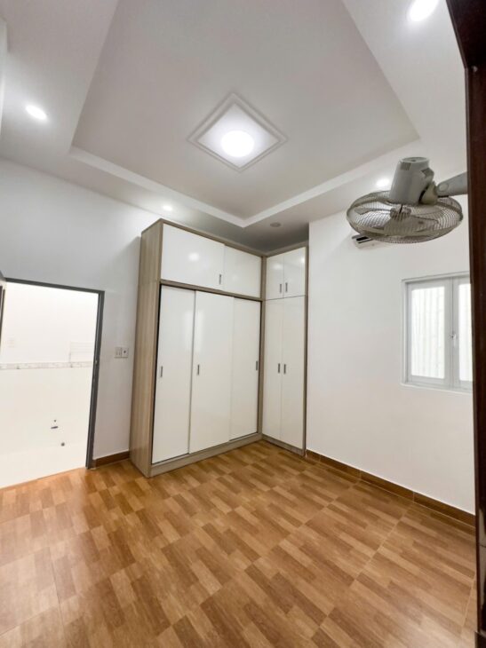 Bán nhà Hoàng Hoa Thám -Hẻm 3m thông -SD 128m2 – Thu Nhập 240/Y