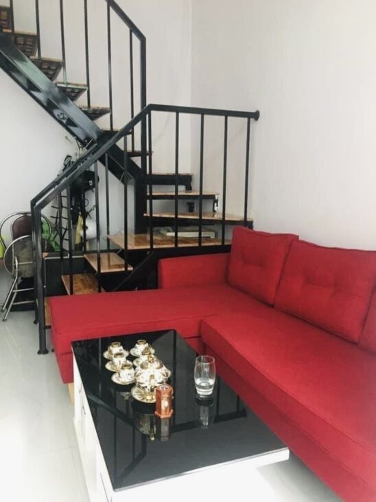 Chỉ 2ty95 có nhà 2 tầng 70m2 Hùng Vương, thêm 3 phòng trọ, ngay chợ Cồn.