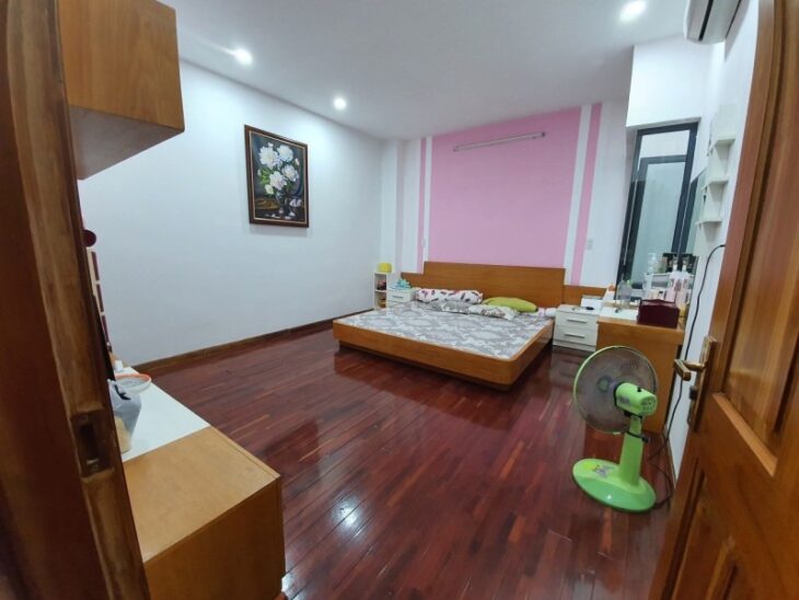 MT đường 7m,gần Tiểu La,dt lớn 72m2 x 3 tầng, nội thất VIP, chỉ 6.x ty