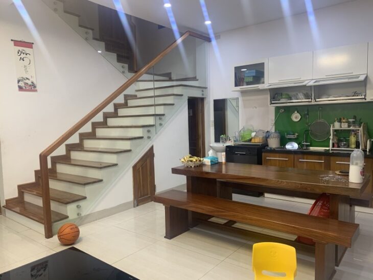 MT đường 7m,gần Tiểu La,dt lớn 72m2 x 3 tầng, nội thất VIP, chỉ 6.x ty