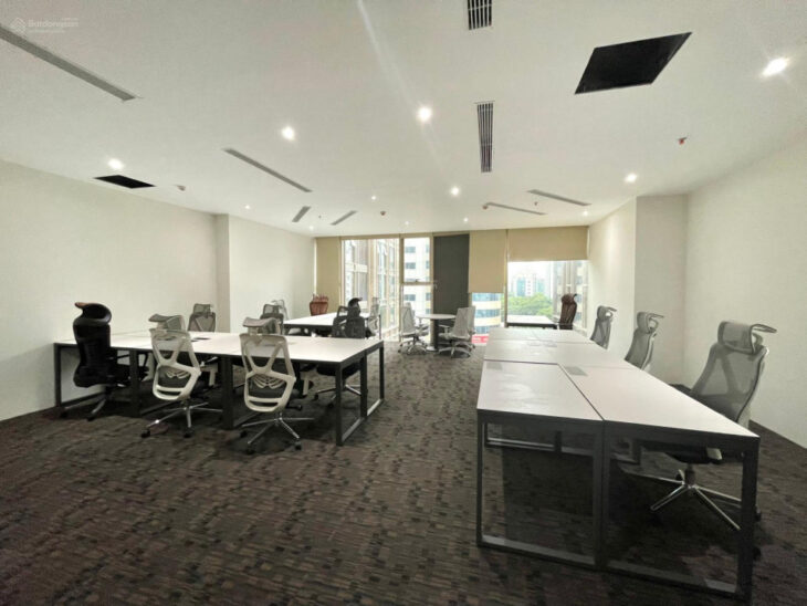 Văn phòng cho thuê full nội thất diện tích 750m2 có cắt nhỏ từ 46m2 tại Epic Tower 19 Duy Tân quận