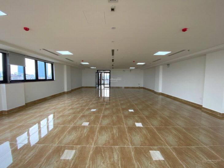 Cho thuê liền kề tại Vạn Phúc HĐ kinh doanh mọi mô hình. DT: 250mx2T + mt 10 m. Thông sàn