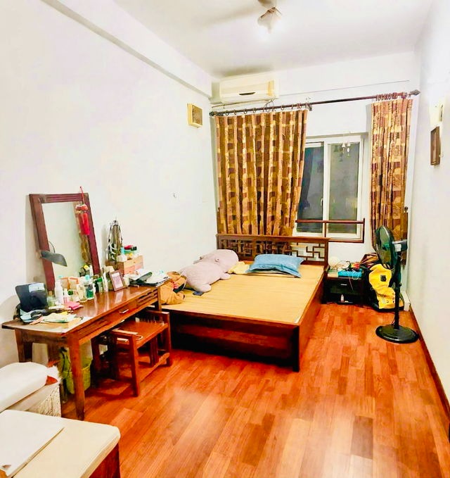 Bán gấp chung cư 18 Yên Ninh, Ba Đình, căn góc, 110m2, 3 ngủ,2wc giá 7,9 tỷ