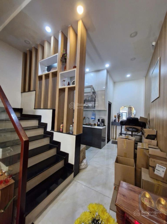 Nhà Tam Bình 3tầng, 4PN, 3WC, 4x14m, Full Gỗ Cao Cấp, HXH Tránh!