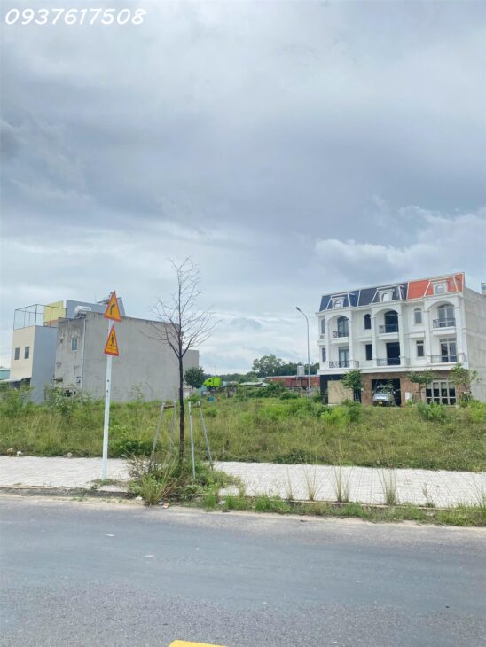 Đất Đối Diện Cổng Trường Cấp 1 Cấp 2 Phú Chánh Tp Tân Uyên Bình Dương.Diện Tích 6,5X13,9 ( 90m2 Thổ