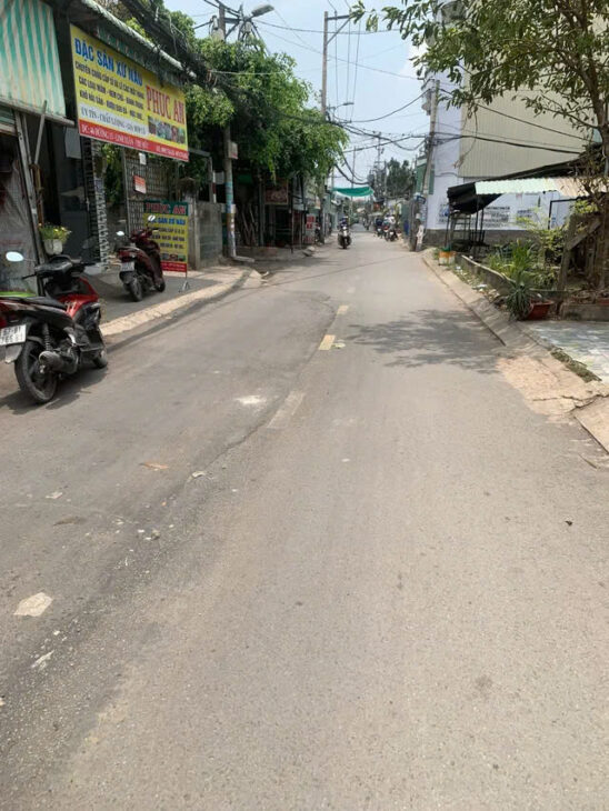 Bán căn nhà 1 trệt 1 lầu 2 mặt hẻm xe ô tô Dt 112m2, đường số 9, Hiệp Bình phước, Thủ Đức, 13.5tỷ.