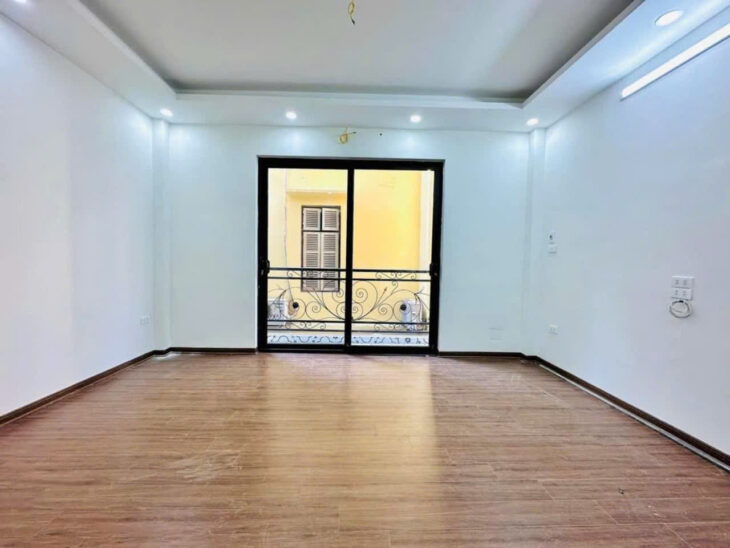 Nhà ngõ Hòa Bình 7-Minh Khai -Vài bươc chân ra oto.Tiện ích xung quanh, kinh doanh sầm uất.nhà