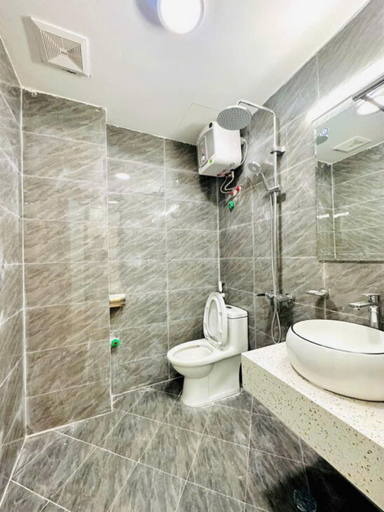 Nhà ngõ Hòa Bình 7-Minh Khai -Vài bươc chân ra oto.Tiện ích xung quanh, kinh doanh sầm uất.nhà