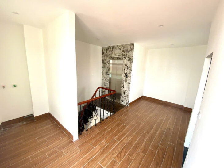 Nhà 6 Tầng Thang máy, Ngọc Thụy Long Biên, 40m², 3PN, Nội thất tiền tỷ, Giá Hấp Dẫn!