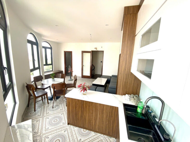 Nhà 6 Tầng Thang máy, Ngọc Thụy Long Biên, 40m², 3PN, Nội thất tiền tỷ, Giá Hấp Dẫn!