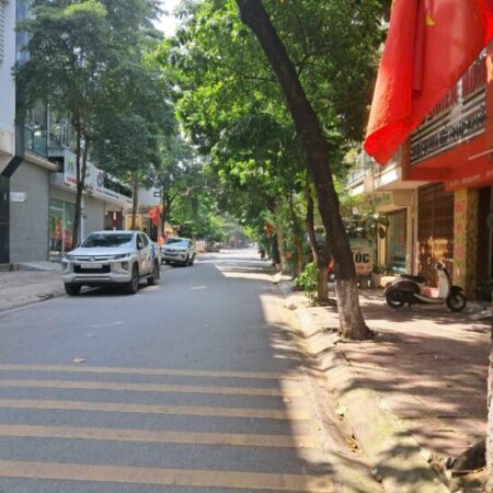 BÁN GẤP NHÀ 3 TẦNG LÝ THƯỜNG KIỆT,DT=67,4M2, MT=3,3, GIÁ 4,5 TỶ