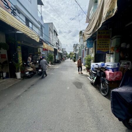 Bán Nhà Quận 12 Dưới 2 Tỷ Có Sổ Hồng Riêng, Sát Mặt Tiền, Chỉ 1.7 Tỷ.