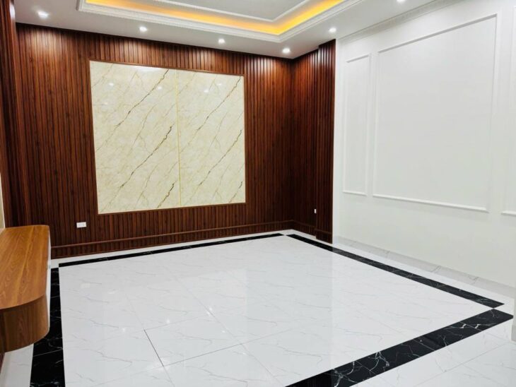 Bán Nhà Phân Lô Phố Lê Trọng Tấn – Gara Ô Tô, Thang Máy, DT 57m², MT 4.9m – 19 Tỷ Hơn.