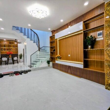 Bán Nhà Phân Lô Gần Phố Hoàng Cầu, Gara, Vài Bước Ra Hồ Hoàng Cầu, 48M, 15 Tỷ Hơn.