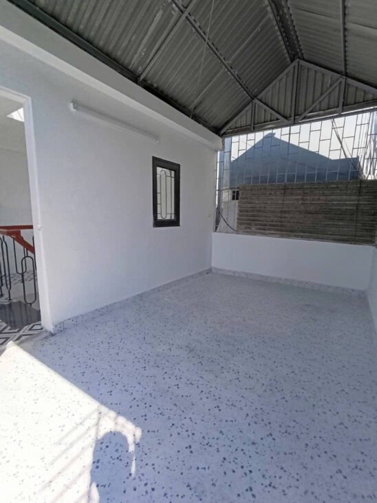 Mặt tiền siêu rộng – cách phố 30m – 6 phòng ngủ – phòng nào cũng có ban công – nở hậu.