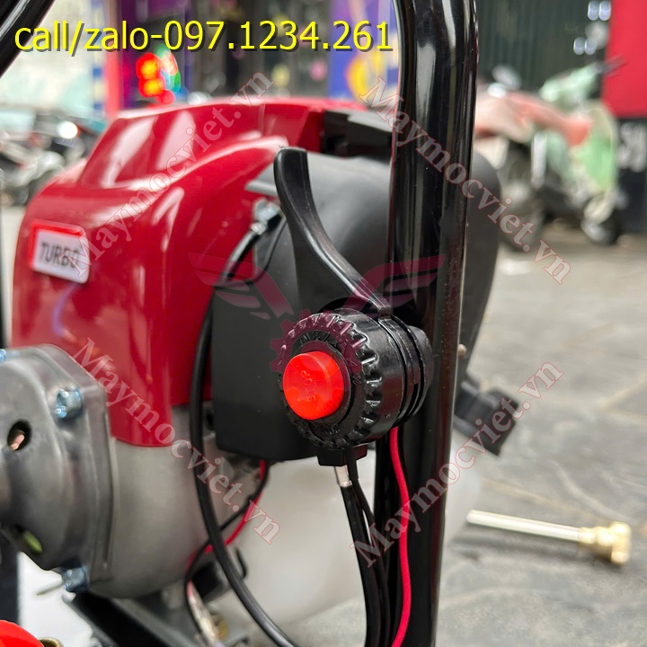 Máy phun thuốc xách tay dùng xăng Turbo140R có rulo giá rẻ