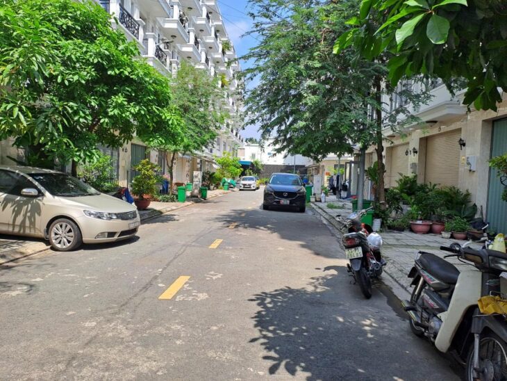 Nhà Khu Phân Lô Đồng Bộ – Gần Mặt Tiền – 4 Tầng Cốt Thép – 4 Phòng Ngủ – 5WC – Thới An, Quận 12.