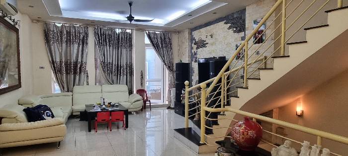 TRUNG TÂM QUẬN – BA BƯỚC LÊN PHỐ – NHÀ ĐẸP – THÔNG LÒ ĐÚC – BAY NHANH