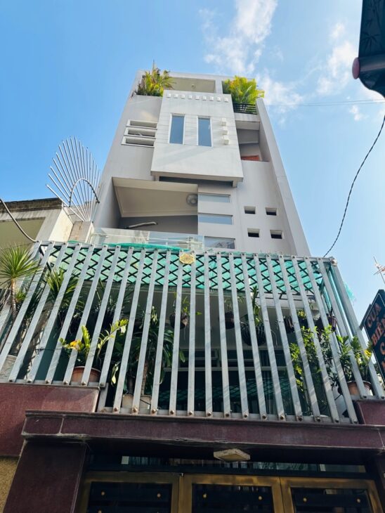 Giảm 200tr còn 8.9 tỷ., HẺM XE HƠI 7 CHỖ VÀO NHÀ – SỔ VUÔNG – – NỘI THẤT CAO CẤP – 5 TẦNG