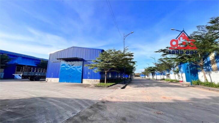 nhà xưởng sản xuất trang bị PC đã nghiệm thu, khuôn viên hiện đại bố trí nhiều cây xanh
