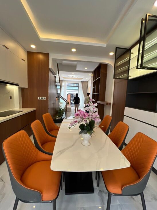 SIÊU PHẨM 3 TẦNG MỚI CỰC ĐẸP, HẺM XE HƠI LÒ LU, QUẬN 9, SỔ HOÀN CÔNG 68M2, 5.86 TỶ – LH 0911242789