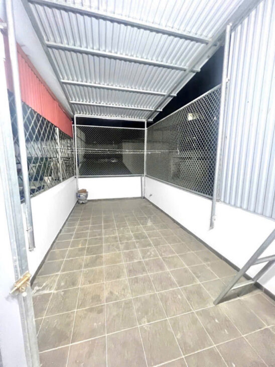 Hoàng Hoa Thám 15.5 Tỷ Ba Đình. Diện tích 45 mét vuông. Mặt tiền 5 mét. Nhà xây 5 Tầng. Thang Máy.