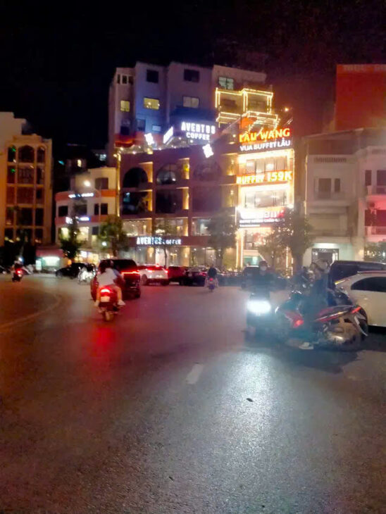 Bán nhà MẶT PHỐ CHÙA LÁNG 95mx5 tầng VỈA HÈ – LÔ GÓC, ĐẸP, KINH DOANH ĐỈNH CAO 54.5 tỷ.