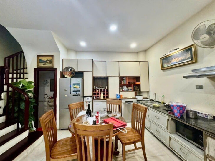 Nhà đẹp phố Đội Cấn.TRUNG TÂM-PHÂN LÔ-Ô TÔ ĐẬU CỬA-LĂNG BÁC-GA CÁT LINH….44 MÉT-4 TÀNG – GIÁ 9 ,9