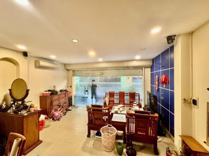 Nhà đẹp phố Đội Cấn.TRUNG TÂM-PHÂN LÔ-Ô TÔ ĐẬU CỬA-LĂNG BÁC-GA CÁT LINH….44 MÉT-4 TÀNG – GIÁ 9 ,9