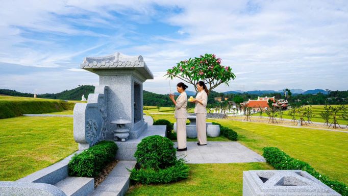 Bán đất khuôn viên mộ Gia Đình diện tích 20,30,40,60,80m2. Giá bán chỉ từ 11 triệu/m2. Mở bán đợt 1
