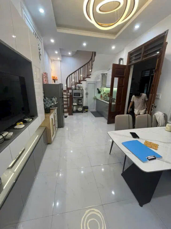 Bán nhà Cầu Diễn 35m5 tầng ĐẸP, MỚI, Ở NGAY gần Ô TÔ 5.35 tỷ.