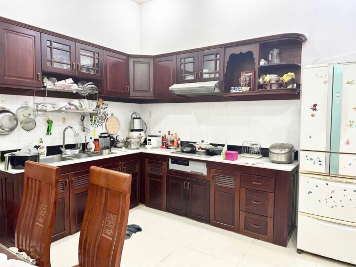 SIÊU PHẨM NHÀ 3 TẦNG CÓ SÂN THƯỢNG, HẺM OTO TRUNG TÂM QUẬN 2 GẦN BV LÊ VĂN THỊNH – SỔ HOÀN CÔNG GIÁ