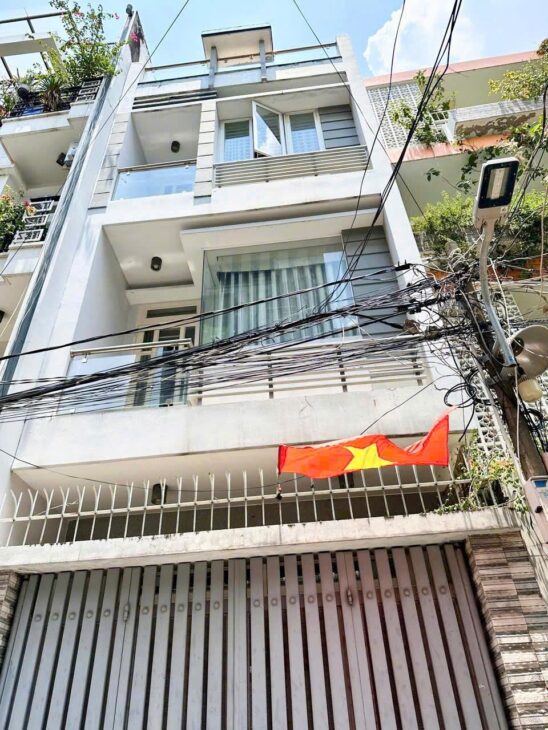 SIÊU PHẨM NHÀ 3 TẦNG CÓ SÂN THƯỢNG, HẺM OTO TRUNG TÂM QUẬN 2 GẦN BV LÊ VĂN THỊNH – SỔ HOÀN CÔNG GIÁ
