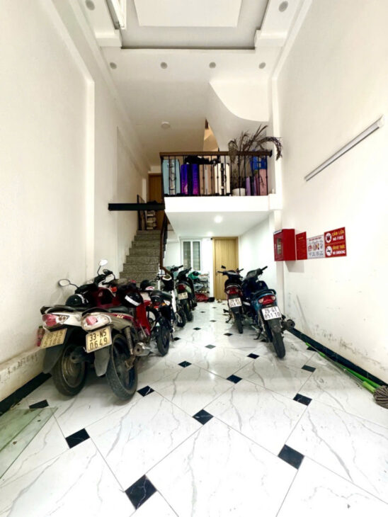 NHÀ MỚI- DÒNG TIỀN 540 TRIỆU/ NĂM – GẦN PHỐ NGUYỄN TRÃI – HÀNG XÓM ROYAL CITY