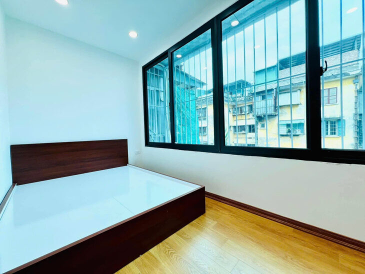 Bán tập thể Ngọc Hà, Ba Đình, tầng 4 lô góc 3 thoáng 3 ngủ, đẹp full nội thất