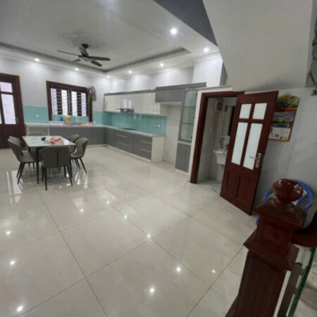 BÁN NHÀ DÂN XÂY NGỌC LÂM NGÕ Ô TÔ TRÁNH VỈA HÈ 2 BÊN KINH DOANH ĐỈNH 50M 5 TẦNG NHỈNH 11 TỶ GIÁ ĐẸP