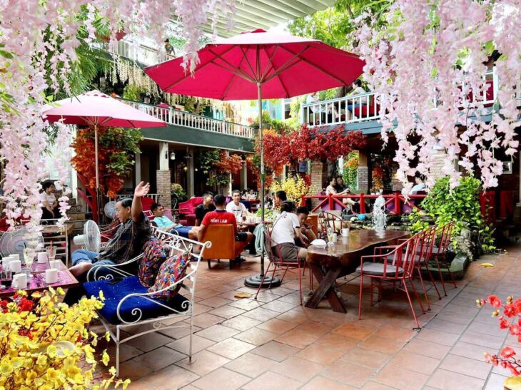 GIA CHỦ XUẤT CẢNH CẦN BÁN NHANH QUÁN CAFE SÂN VƯỜN VỊ TRÍ VÀNG NGUYỄN ẢNH THỦ TRUNG HÓC MÔN.
