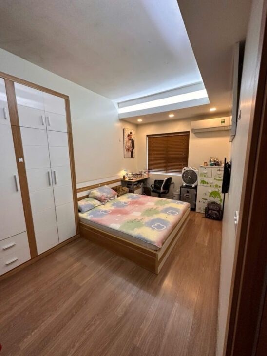 Gia đình cần bán căn hộ Intracom 1 Trung Văn 96,3m2 3 ngủ 2 vệ sinh full đồ giá 4,8 tỷ