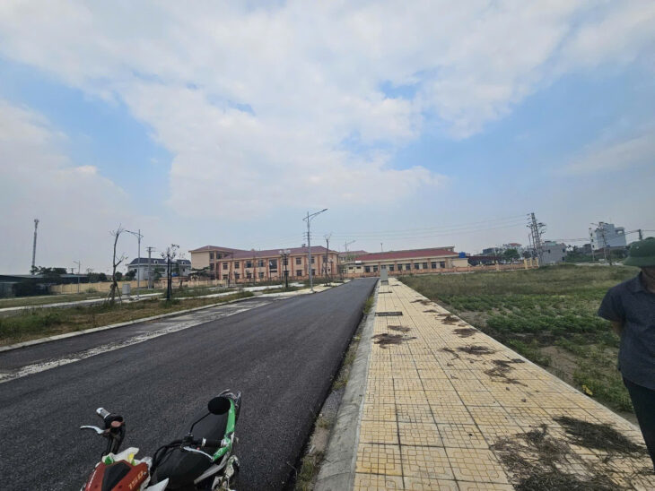 CẦN BÁN LÔ ĐẤT TĐC NGÃ TƯ GIA LỄ, XÃ ĐÔNG MỸ, TP THÁI BÌNH GIÁ CHỈ 2 TỶ