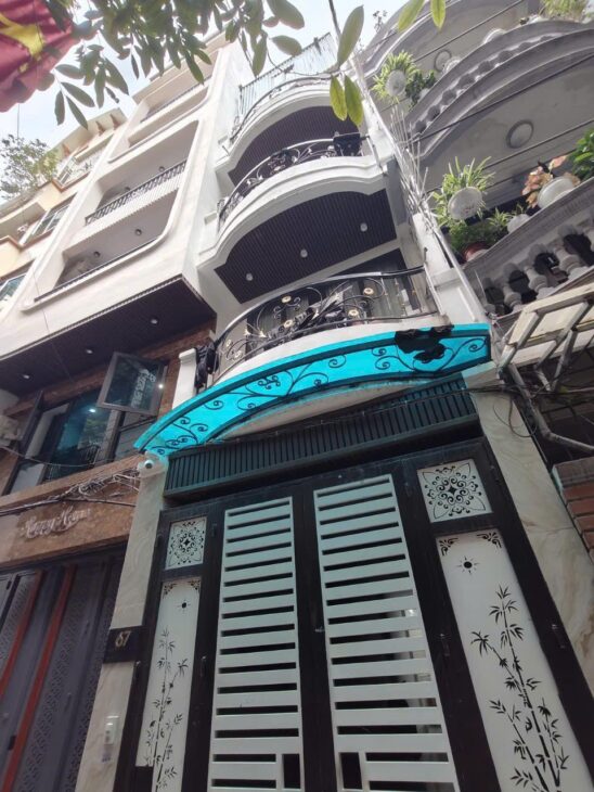 18 TỶ 100 MV TOÀ NHÀ THUÊ VĂN PHÒNG 11p + 1 CỬA HÀNG. HAI MẶT THOÁNG Thái Hà, P.Láng Hạ ,Q.Đống