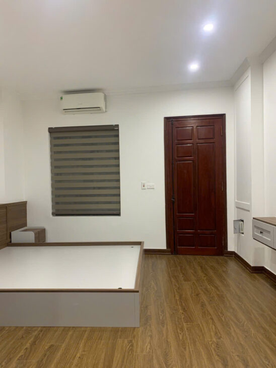 BÁN NHÀ LA KHÊ- HÀ ĐÔNG ,SÁT Ô TÔ, LÔ GÓC 3 THOÁNG BÁN NHÀ DÒNG TIỀN CAO 4 tầng 4 ngủ, giá 3