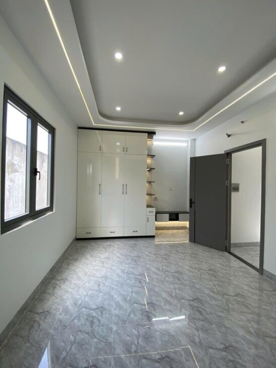 NHÀ ĐẸP XÂY MỚI 1 TRỆT 1 LỬNG 2 LẦU, XE HƠI VÀO NHÀ, ĐƯỜNG VÕ VĂN HÁT, QUẬN 9, HƠN 66M2 CHỈ 5.490 –