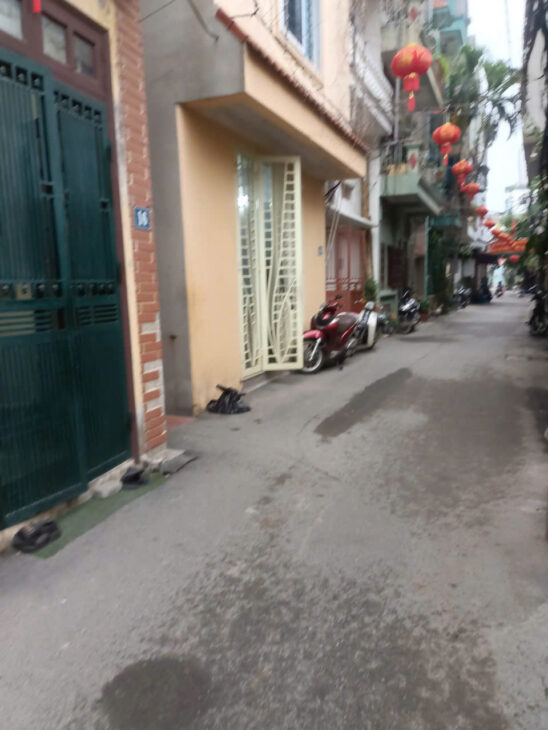 BÁN NHÀ LA KHÊ – HÀ ĐÔNG DIỆN TÍCH 38m . GIÁ 7XX TỶ 4 NGỦ -NHÀ DÂN XÂY ,FULL NỘI THẤT,Ô TÔ ĐÕ.