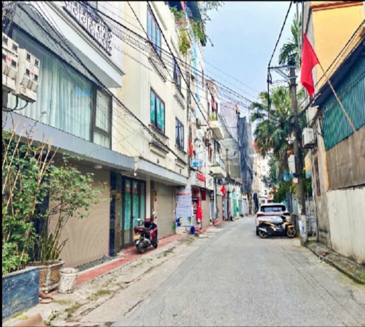 BÁN NHÀ THCHJ BÀN LONG BIÊN – HIẾM – NHÀ 5 TẦNG, 5.15 T.Ỷ (TL)- NGÕ NÔNG, RỘNG OTO 7 CHỖ RA, VÀO